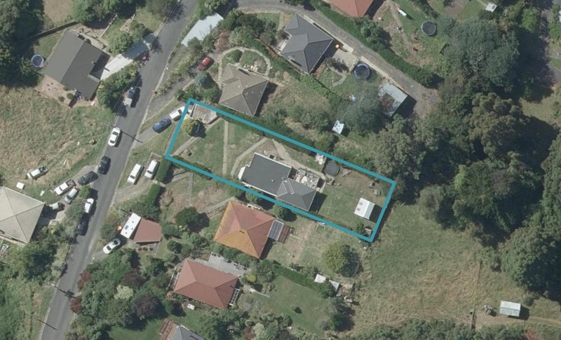 11 Church Hill Road, Green Island, Dunedin - Carousel 1