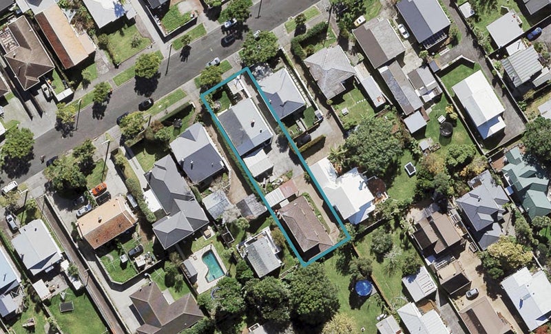 16 Formby Avenue, Point Chevalier, Auckland - Carousel 1