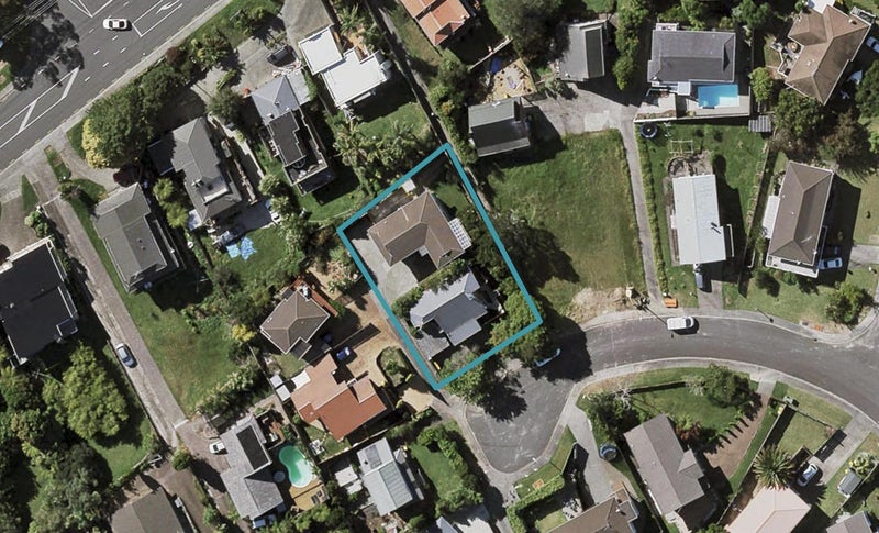 25A CASSANDRA GR, Totara Vale, Auckland - Carousel 1
