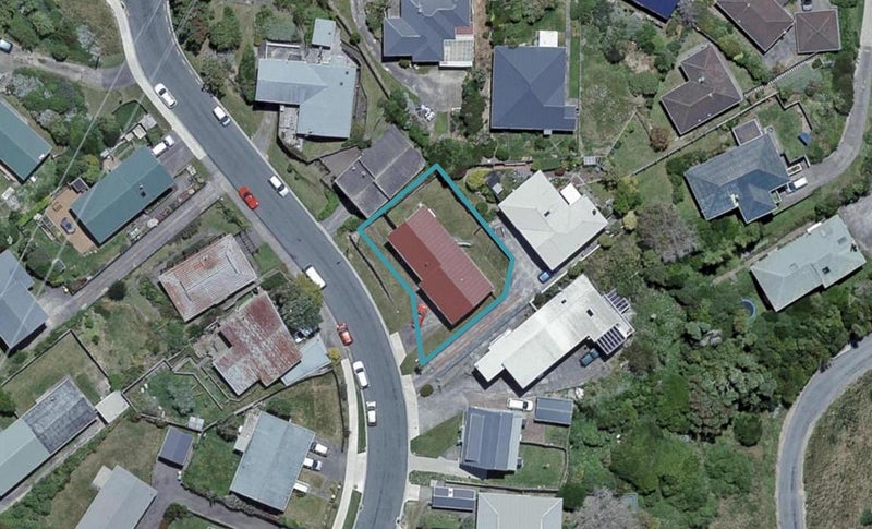 1 Edgecombe Street, Newlands, Wellington - Carousel 1