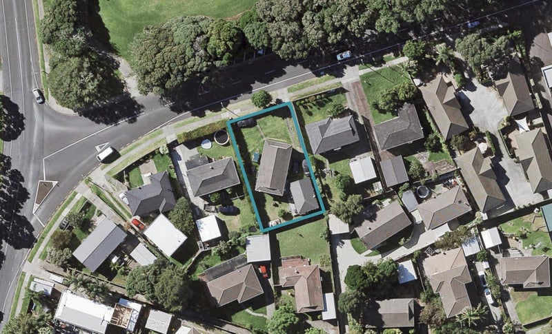 203 Gills Road, Half Moon Bay, Auckland - Carousel 1