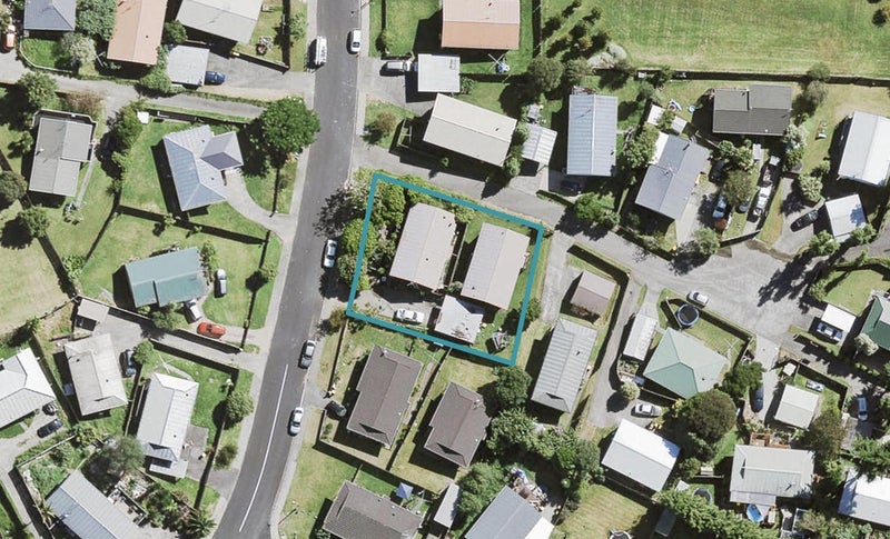 2/54 Maywood Crescent, Glen Eden, Auckland - Carousel 1