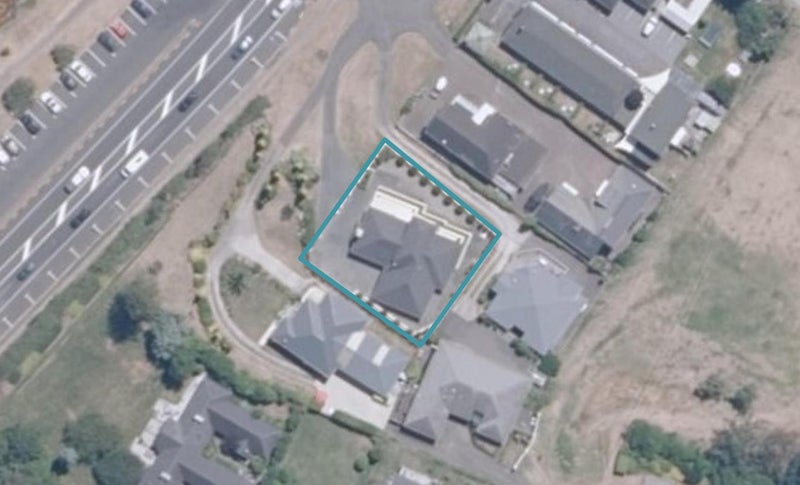 318 Lake Terrace, Two Mile Bay, Taupo - Carousel 1