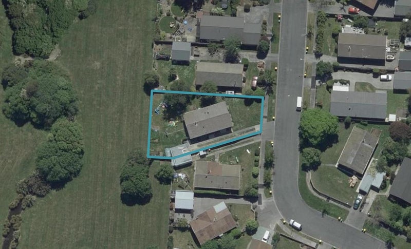 21 Denniston Crescent, Redwood, Christchurch - Carousel 1