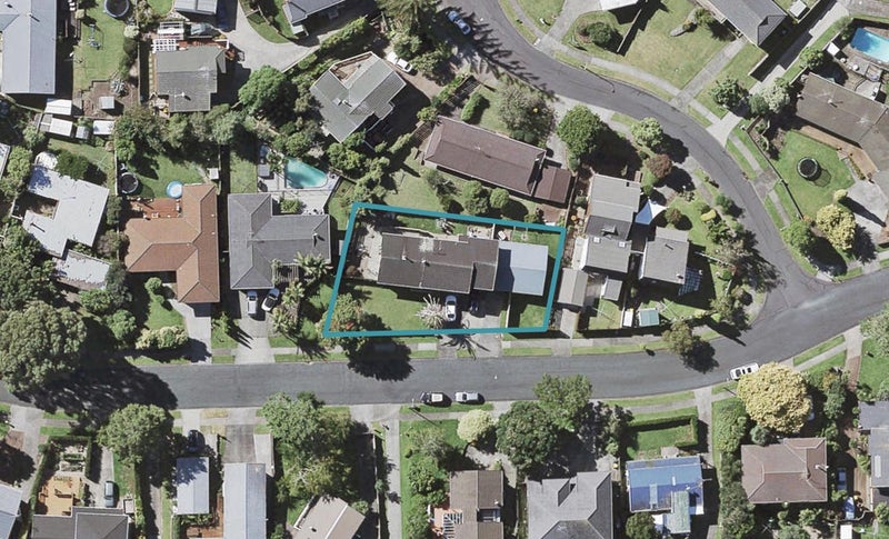 10A La Perouse Street, Botany Downs, Auckland - Carousel 1