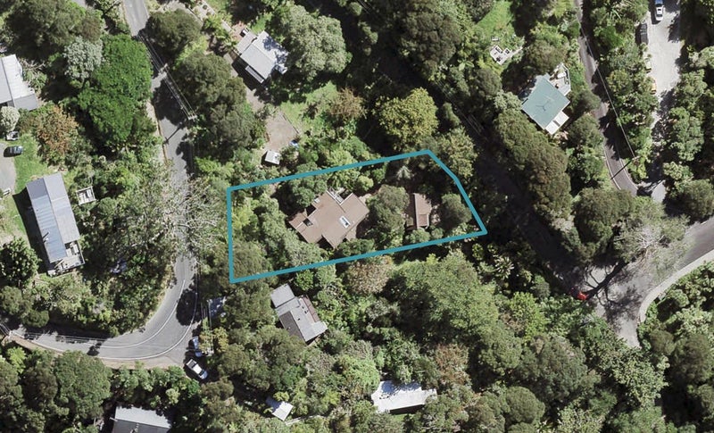 27 McEldowney Road, Titirangi, Auckland - Carousel 1
