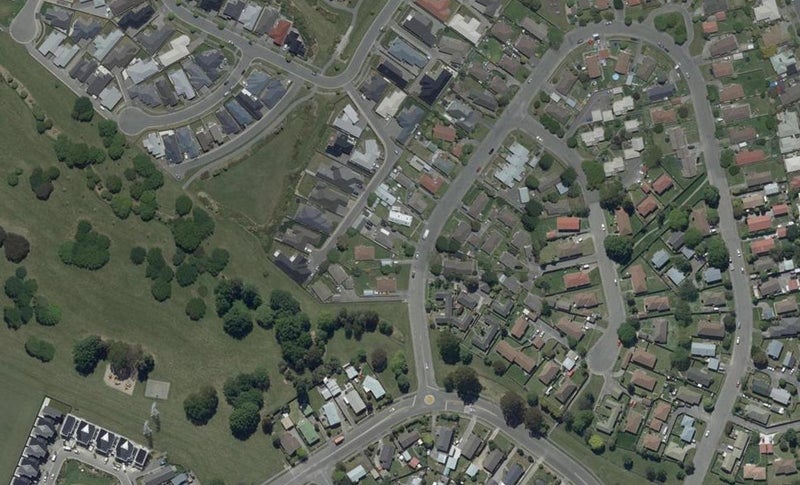 15 Arcon Drive, Broomfield, Christchurch - Carousel 1