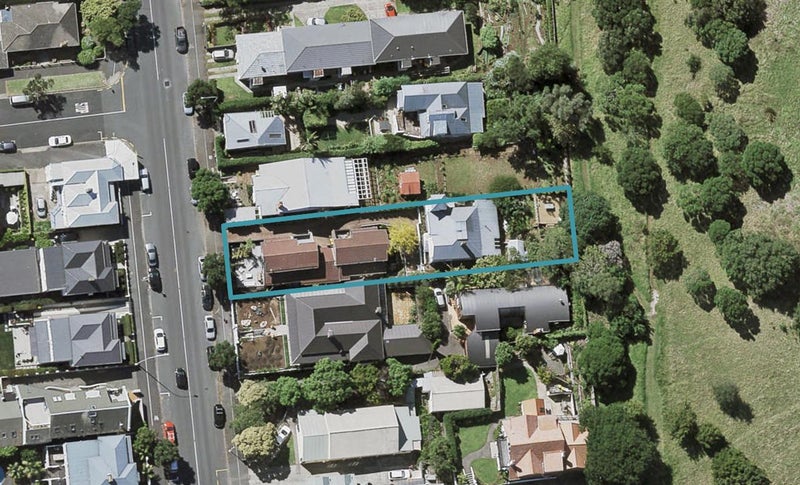 2/92 Victoria Road, Devonport, Auckland - Carousel 1