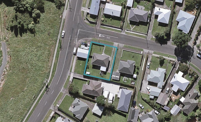 2 Barry Street, Ferndale, New Plymouth - Carousel 1