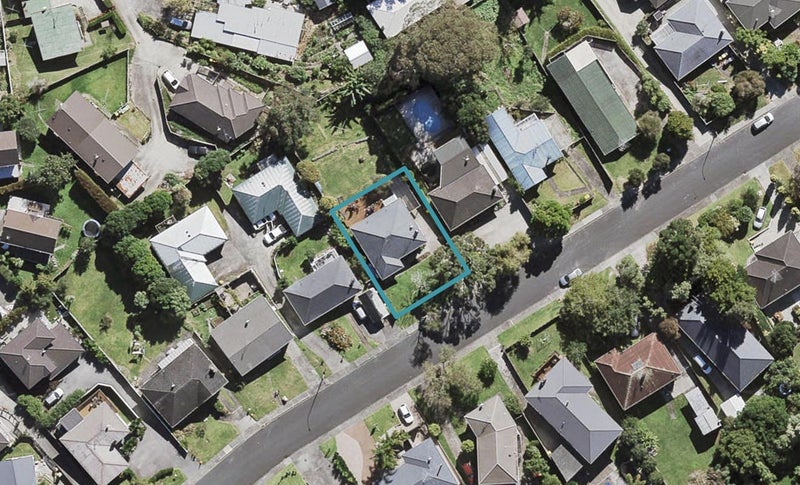 64 Marlborough Avenue, Glenfield, Auckland - Carousel 1