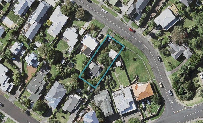 19 Coronation Street, Belmont, Auckland - Carousel 1