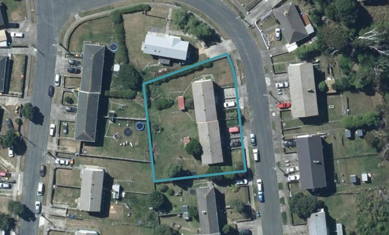 12 Cheshire Street, Cannons Creek, Porirua - Carousel 1