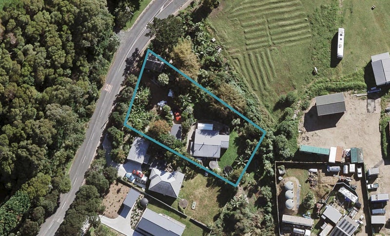 55 Sea View Road, Ostend, Waiheke Island - Carousel 1