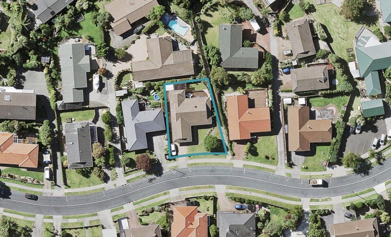 25 Sunnyview Avenue, Shelly Park, Auckland - Carousel 1