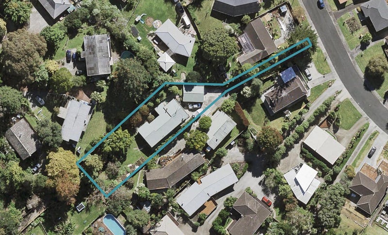 19 Hatherlow Street, Glenfield, Auckland - Carousel 1
