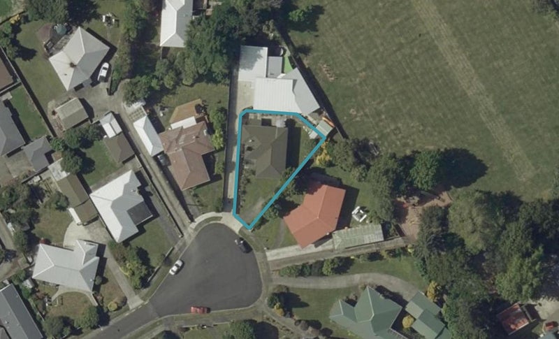 14 Duna Place, Takaro, Palmerston North - Carousel 1