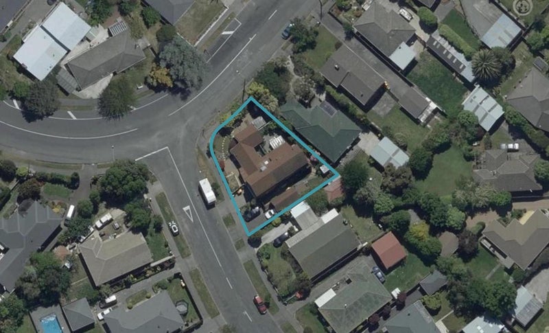 2/2 Ambleside Drive, Burnside, Christchurch - Carousel 1