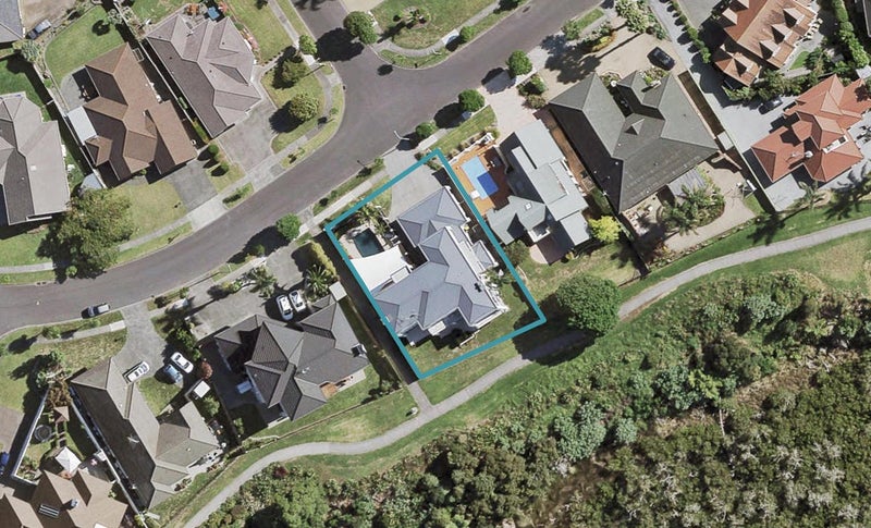 84 Glenross Drive, Wattle Downs, Auckland - Carousel 1