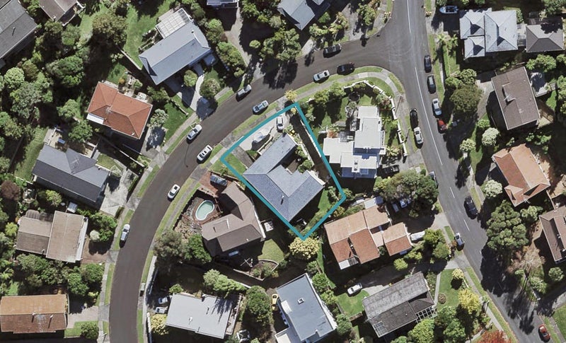 4 Calman Place, Chatswood, Auckland - Carousel 1