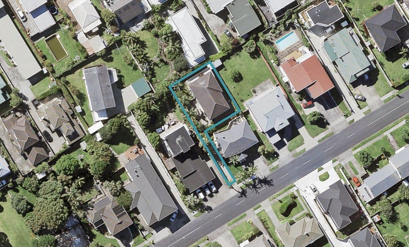 32A Sea Spray Drive, Bucklands Beach, Auckland - Carousel 1