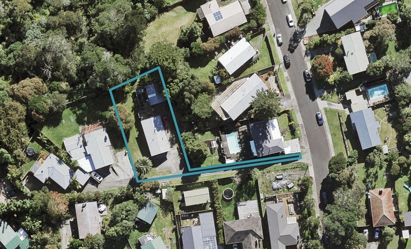 8 Lanigan Street, Birkdale, Auckland - Carousel 1