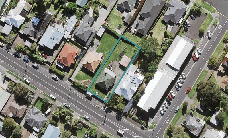 214 Mount Albert Road, Sandringham, Auckland - Carousel 1