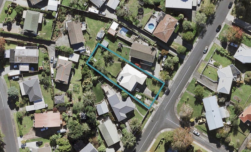 23 Crompton Road, Massey, Auckland - Carousel 1
