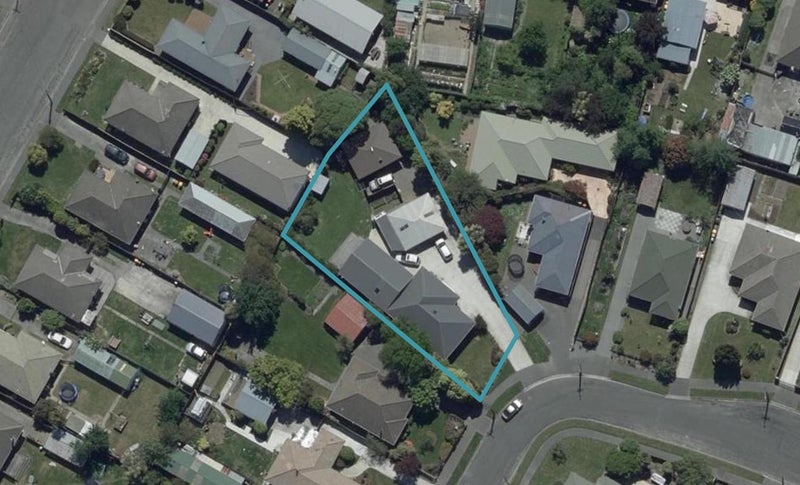 13 Bourne Crescent, Papanui, Christchurch - Carousel 1