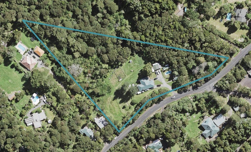 727 West Coast Road, Oratia, Auckland - Carousel 1