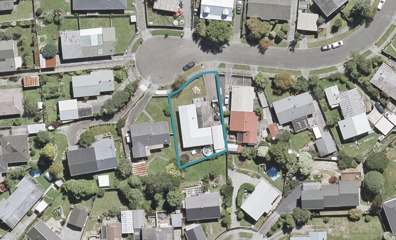 15 Beryl Grove, Birchville, Upper Hutt - Carousel 1
