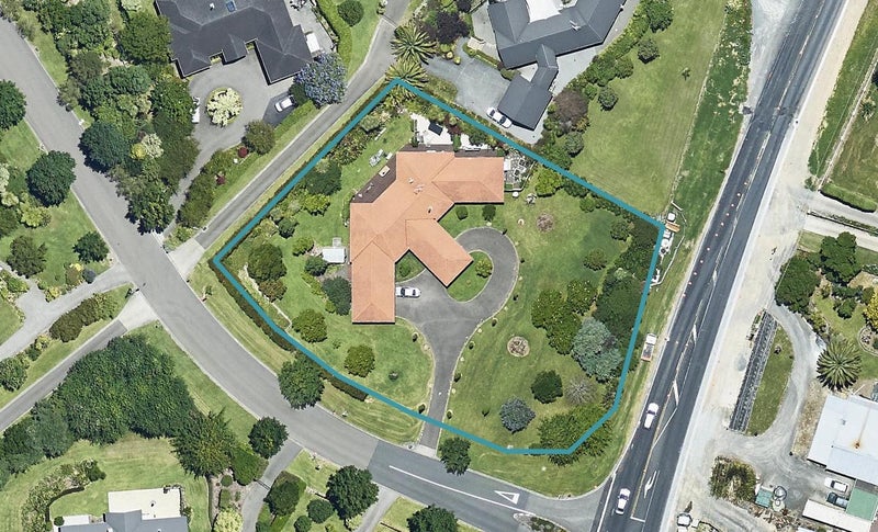 2 Phillips Drive, Tauranga - Carousel 1