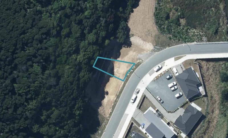 4 Tradewinds Drive, Whitby, Porirua - Carousel 1