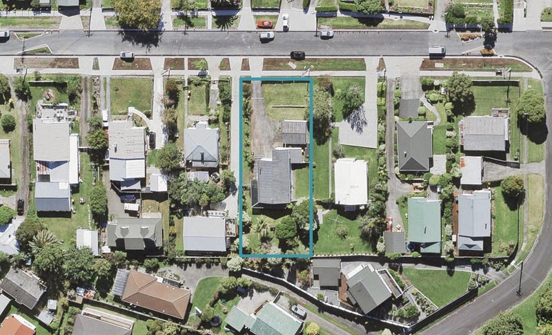 31 Clayburn Road, Glen Eden, Auckland - Carousel 1