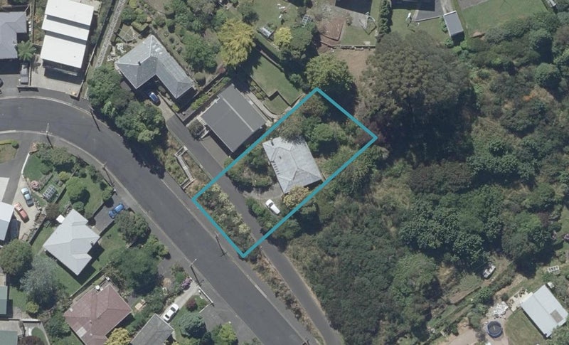 18 Centennial Avenue, Helensburgh, Dunedin - Carousel 1