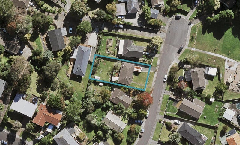 16 Wanita Place, Totara Vale, Auckland - Carousel 1
