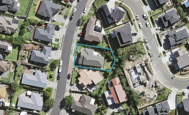 38 San Marino Drive West, Henderson, Auckland - Carousel 1