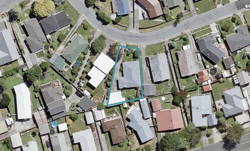 10 Haylock Grove, Totara Park, Upper Hutt - Carousel 1