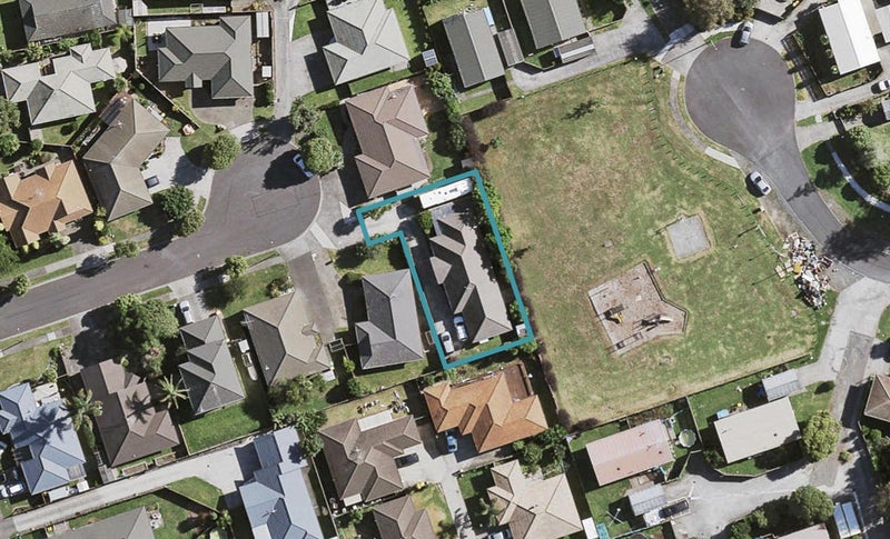 11 Anton Place, Takanini, Auckland - Carousel 1