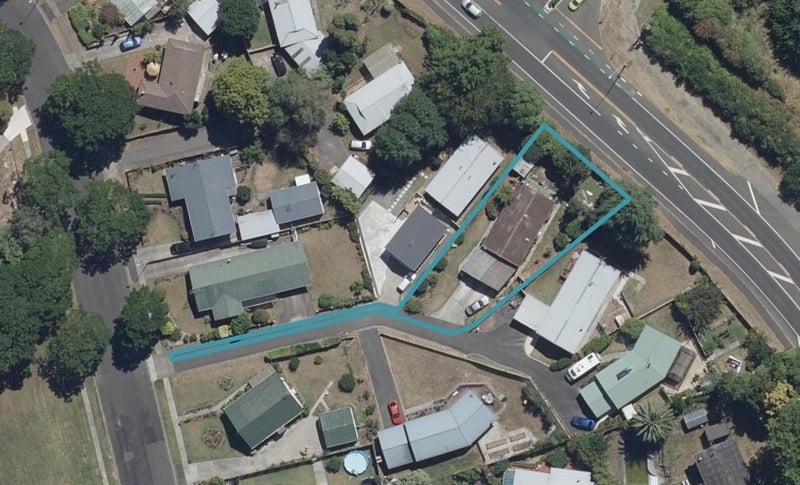 27 Exeter Street, Glenview, Hamilton - Carousel 1