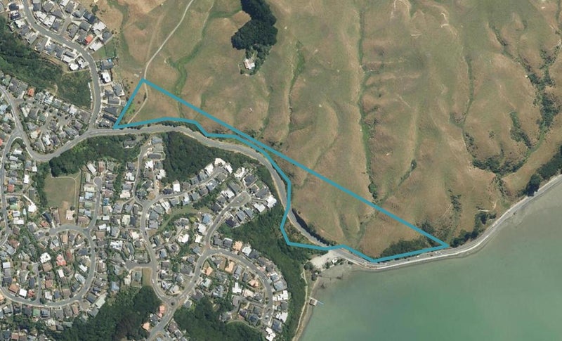 93 Grays Road, Camborne, Porirua - Carousel 1