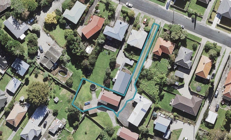 2/12 Kelkirk Street, Kelston, Auckland - Carousel 1