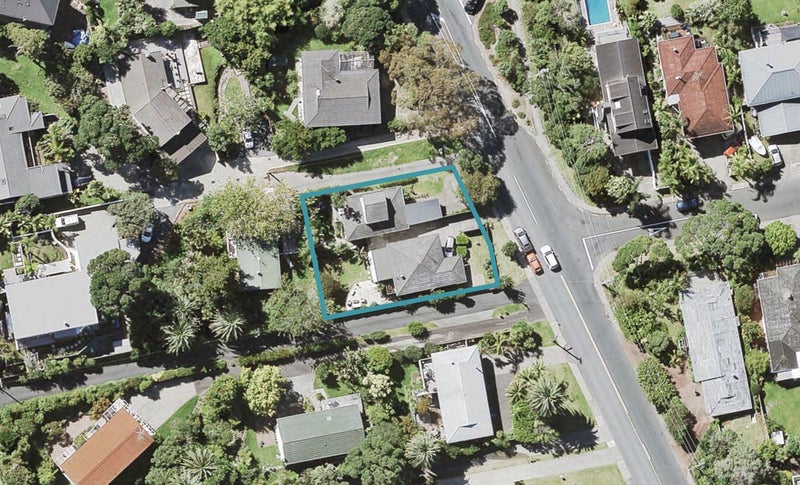 2/206 Beach Road, Campbells Bay, Auckland - Carousel 1