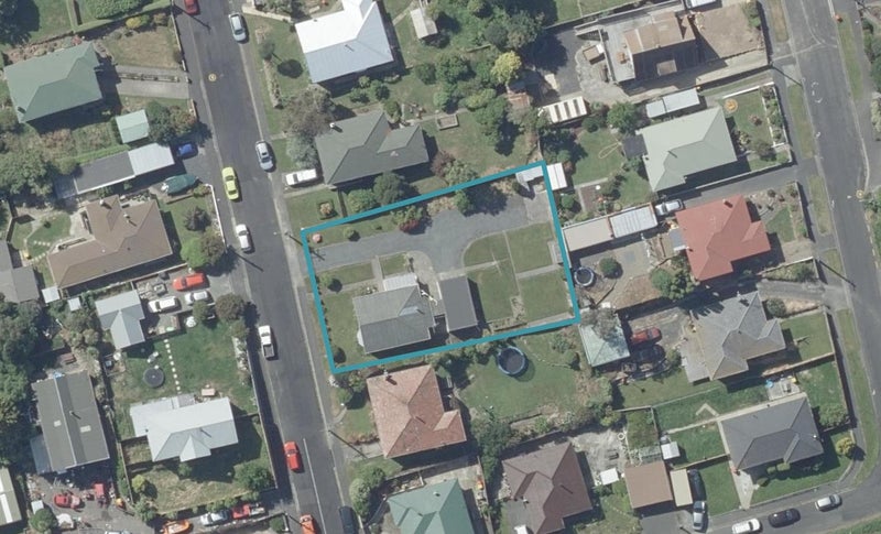11 Shulma Street, Abbotsford, Dunedin - Carousel 1