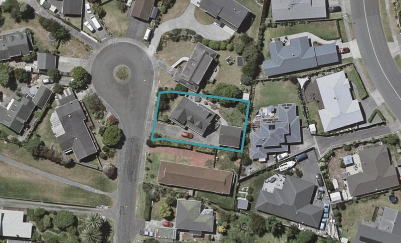 18 Miro Road, Raumati South, Paraparaumu - Carousel 1