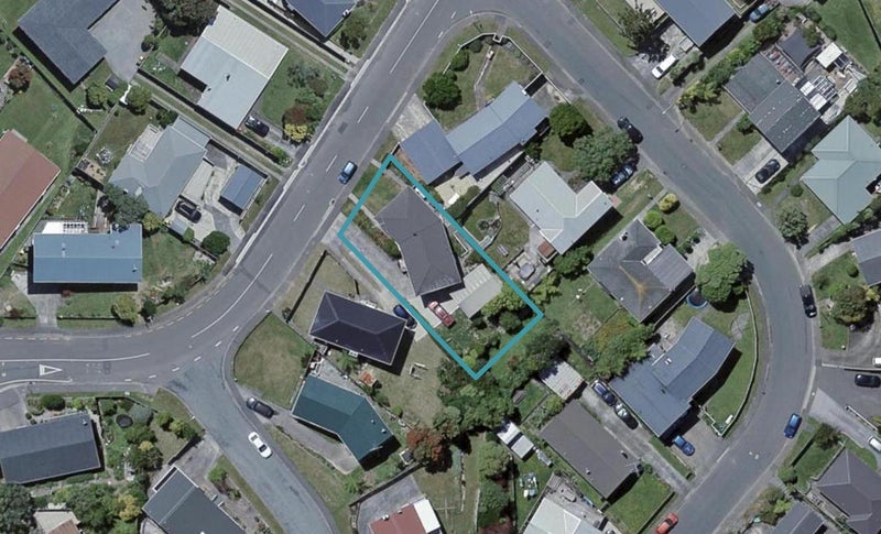 19 Quigley Street, Newlands, Wellington - Carousel 1
