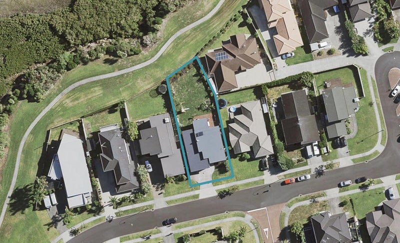 43 Aberdeen Crescent, Wattle Downs, Auckland - Carousel 1