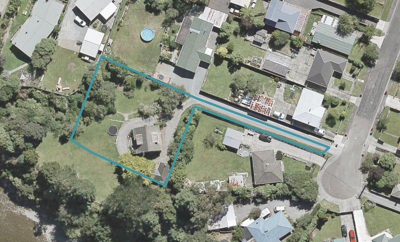 12 Waimarama Grove, Birchville, Upper Hutt - Carousel 1