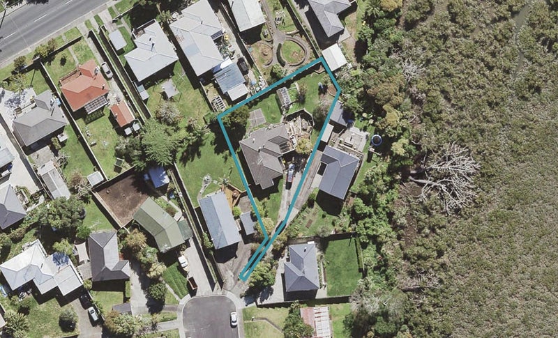 33 McPhail Street, Birkdale, Auckland - Carousel 1