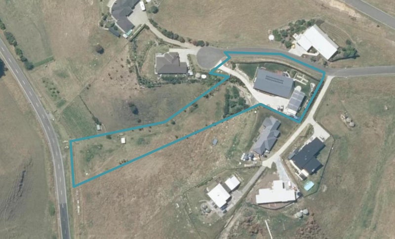12 Quarry Ridge, Poraiti, Napier - Carousel 1