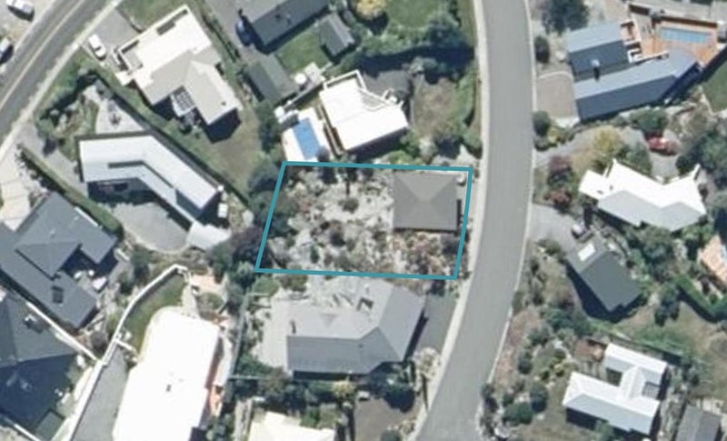 5 Balmoral Drive, Kelvin Heights, Queenstown - Carousel 1